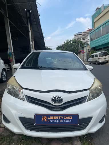តូយ៉ូតា Yaris 2012forsale