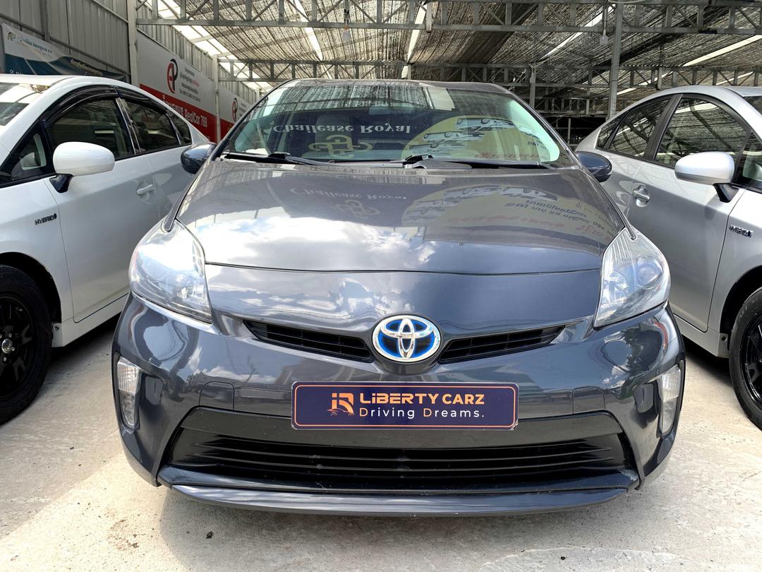 តូយ៉ូតា Prius 2012forsale