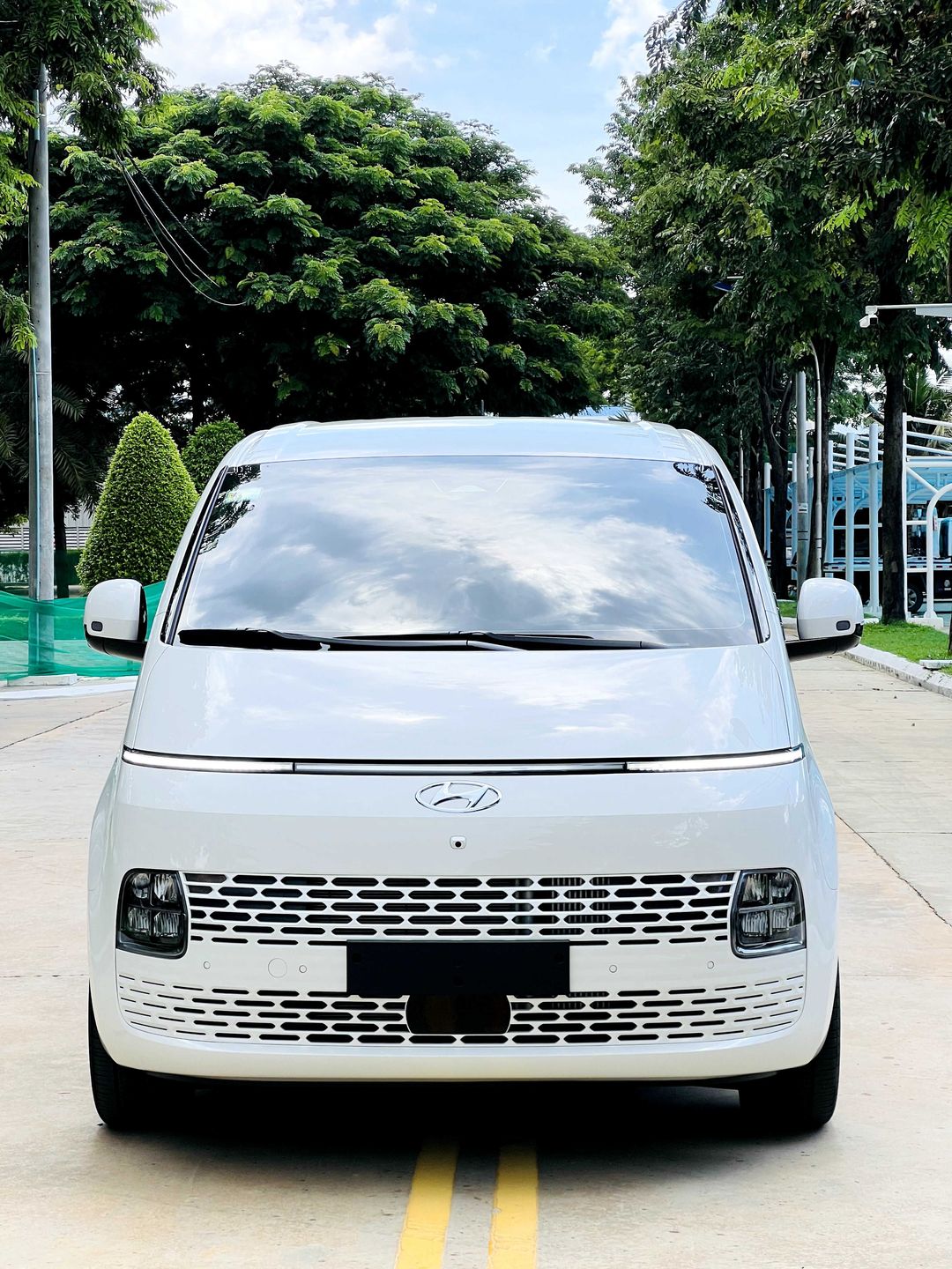 Hyundai Staria 2024forrent