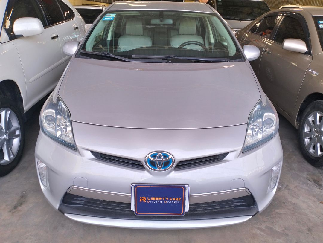 តូយ៉ូតា Prius 2013forsale