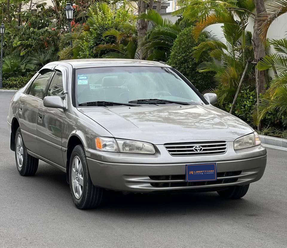 តូយ៉ូតា Camry Le 1997forsale