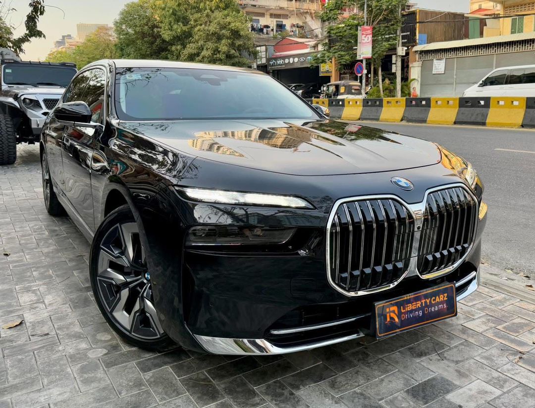 BMW  740i 2023forsale