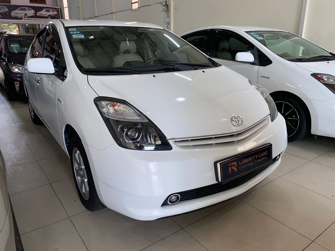 តូយ៉ូតា Prius 2004forsale