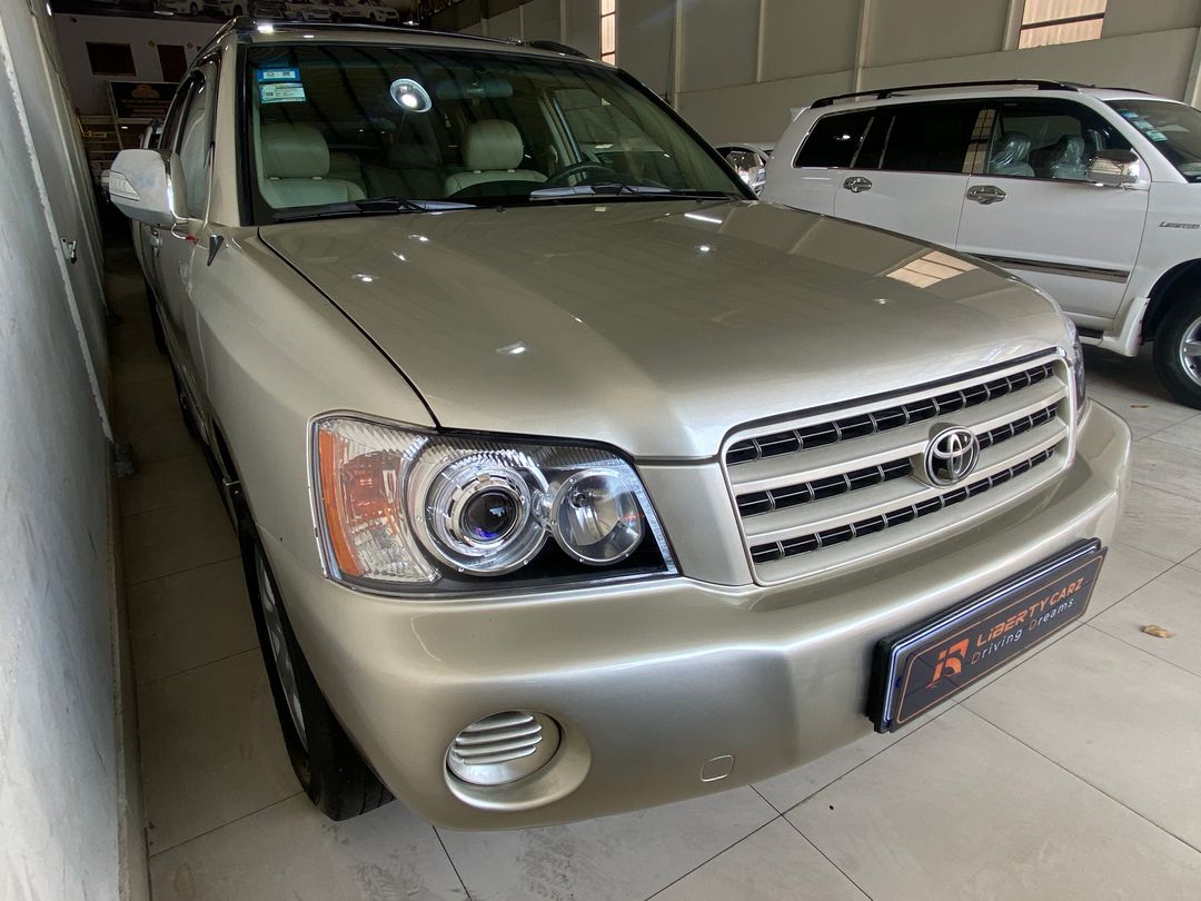 តូយ៉ូតា Highlander 2002forsale
