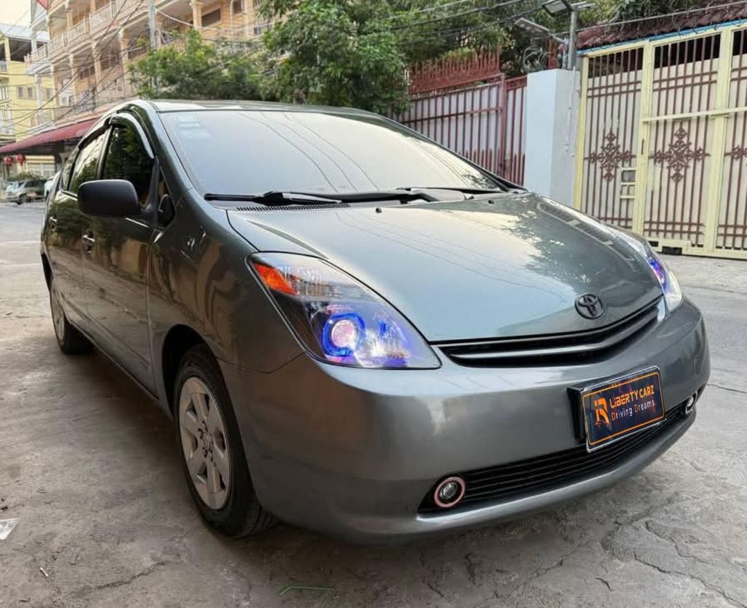 តូយ៉ូតា Prius 2004forsale