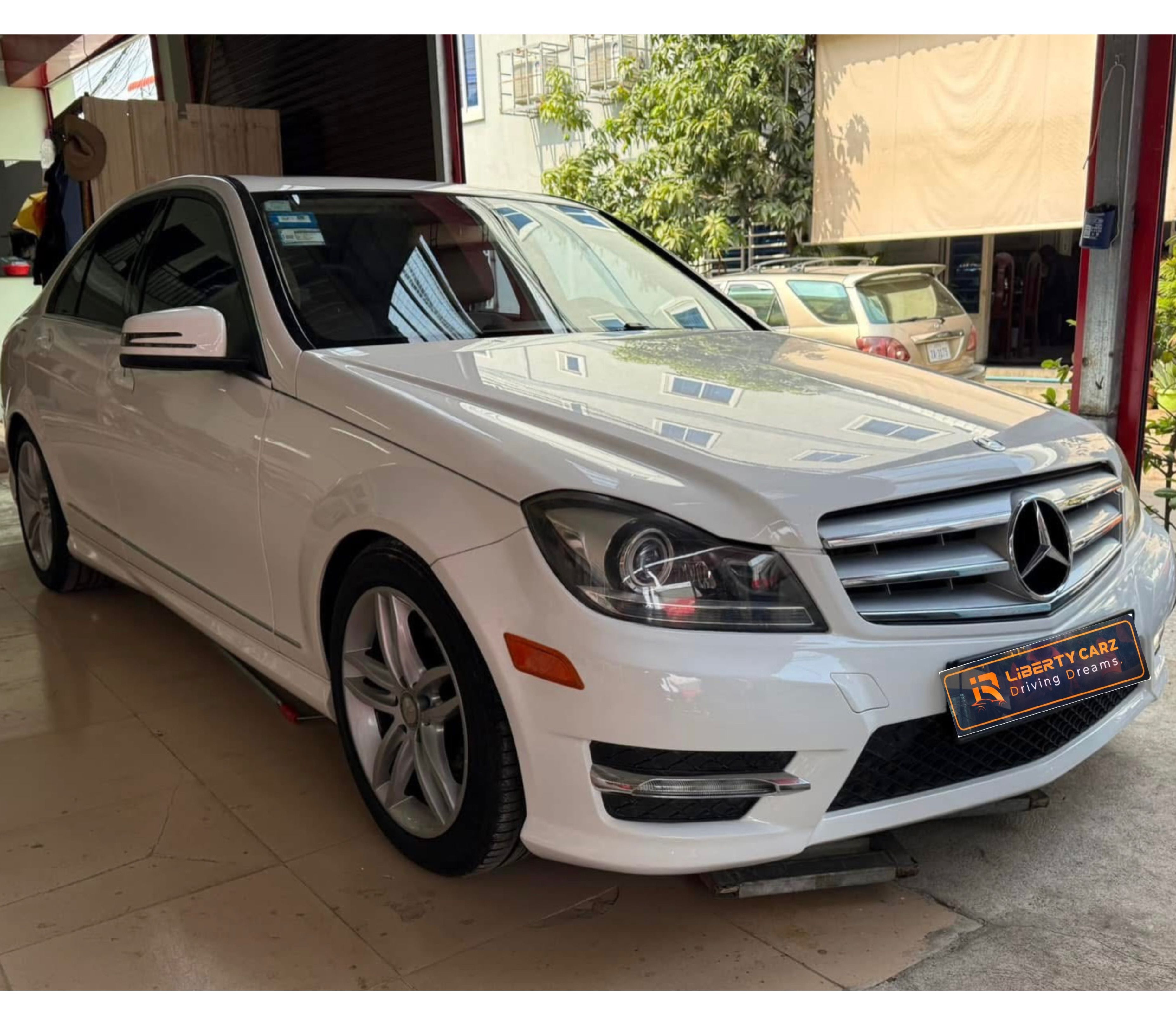 Mercedes-Benz C250 2013