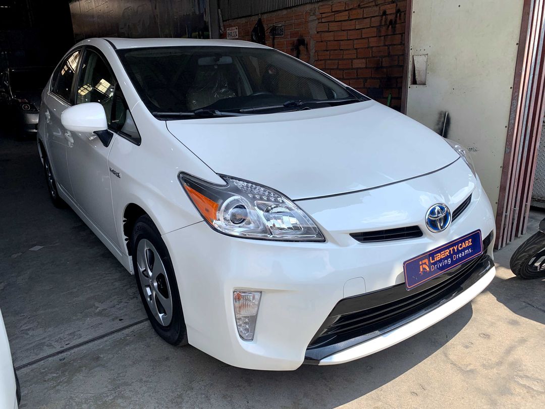 តូយ៉ូតា Prius 2013forsale