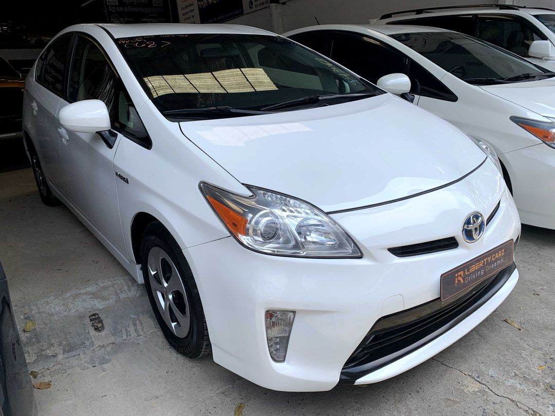 តូយ៉ូតា Prius 2012forsale