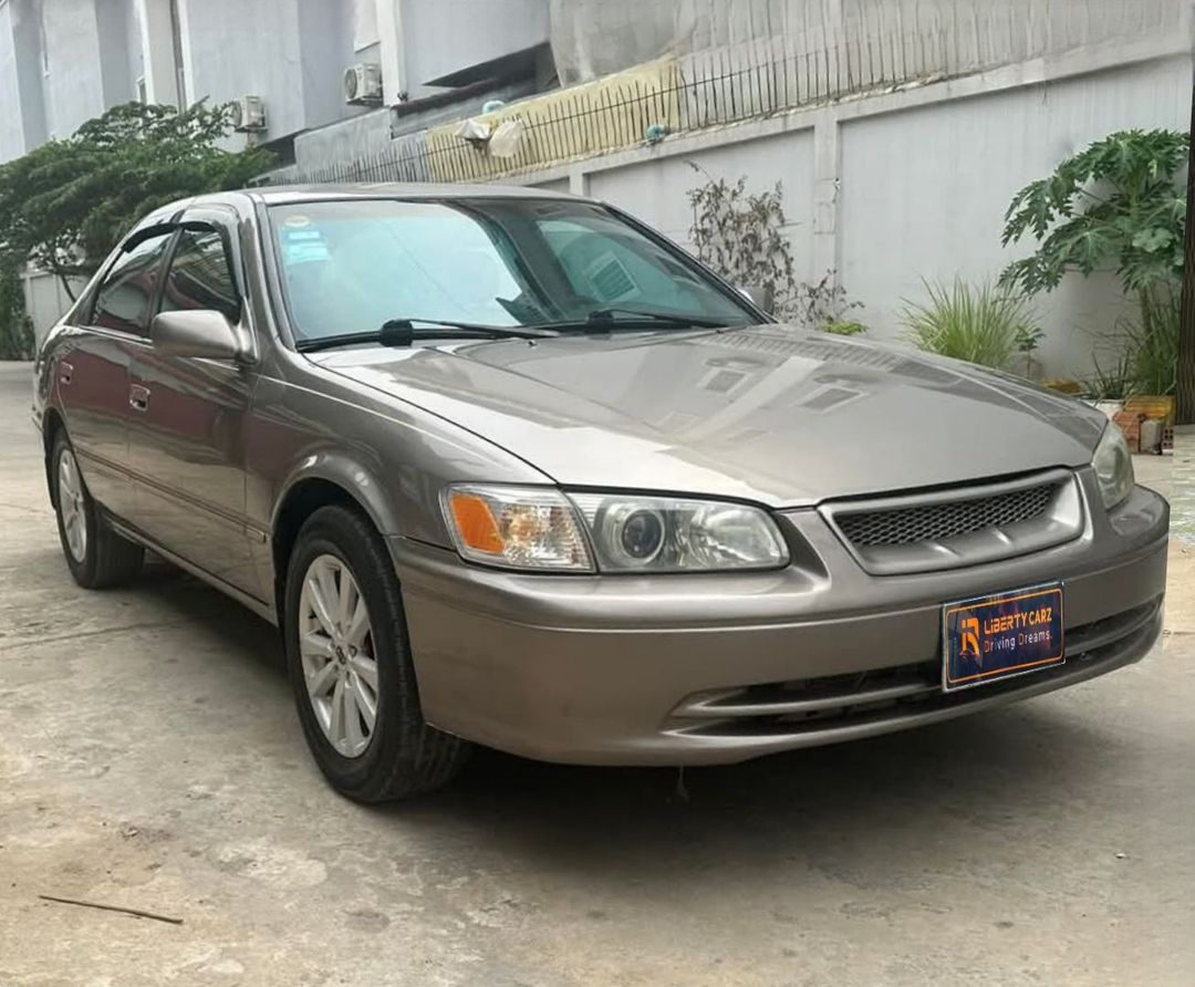 តូយ៉ូតា Camry XLE 1999forsale