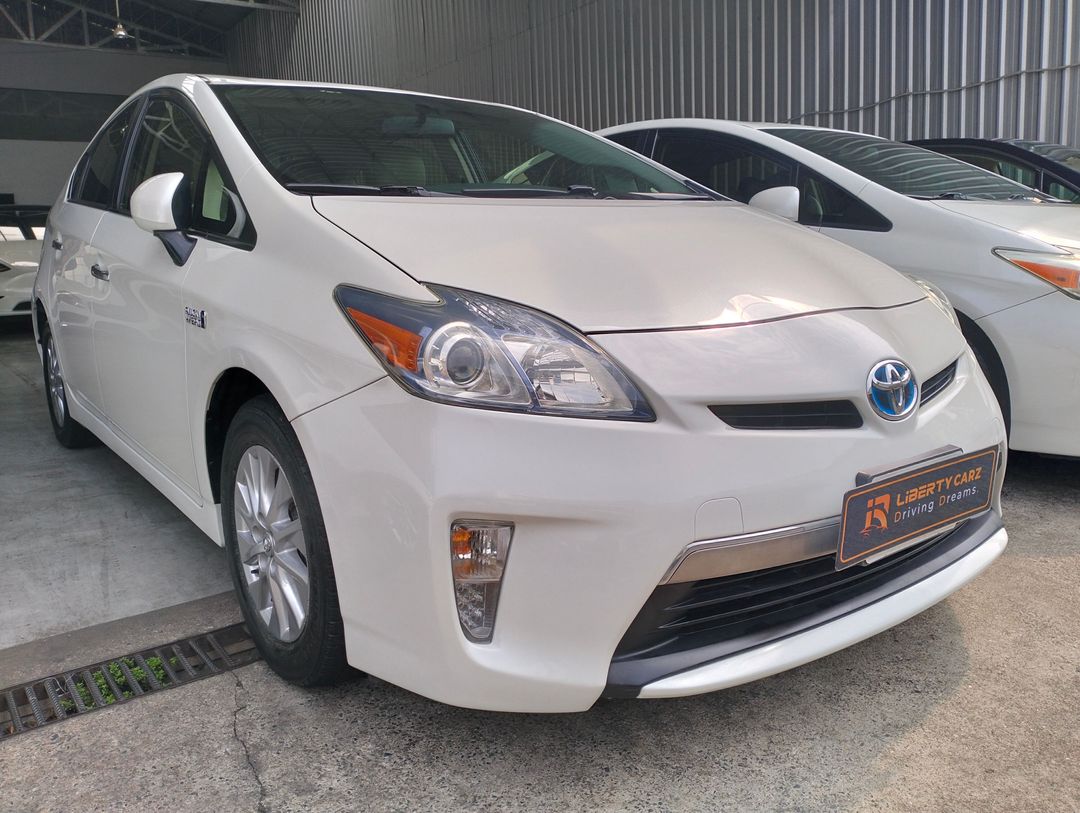 តូយ៉ូតា Prius 2014forsale