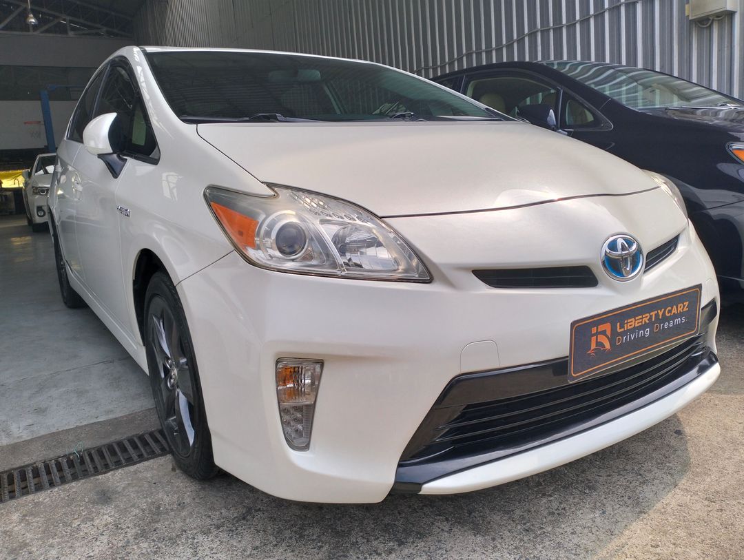 តូយ៉ូតា Prius 2013forsale