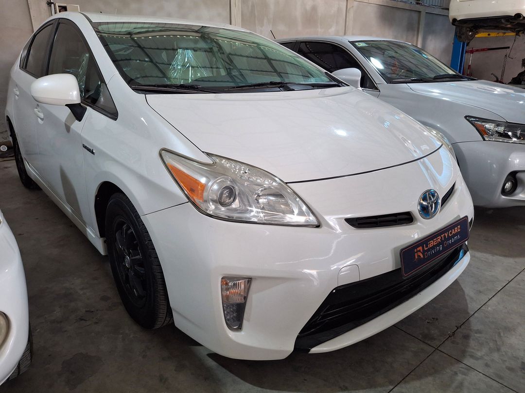 តូយ៉ូតា Prius 2014forsale