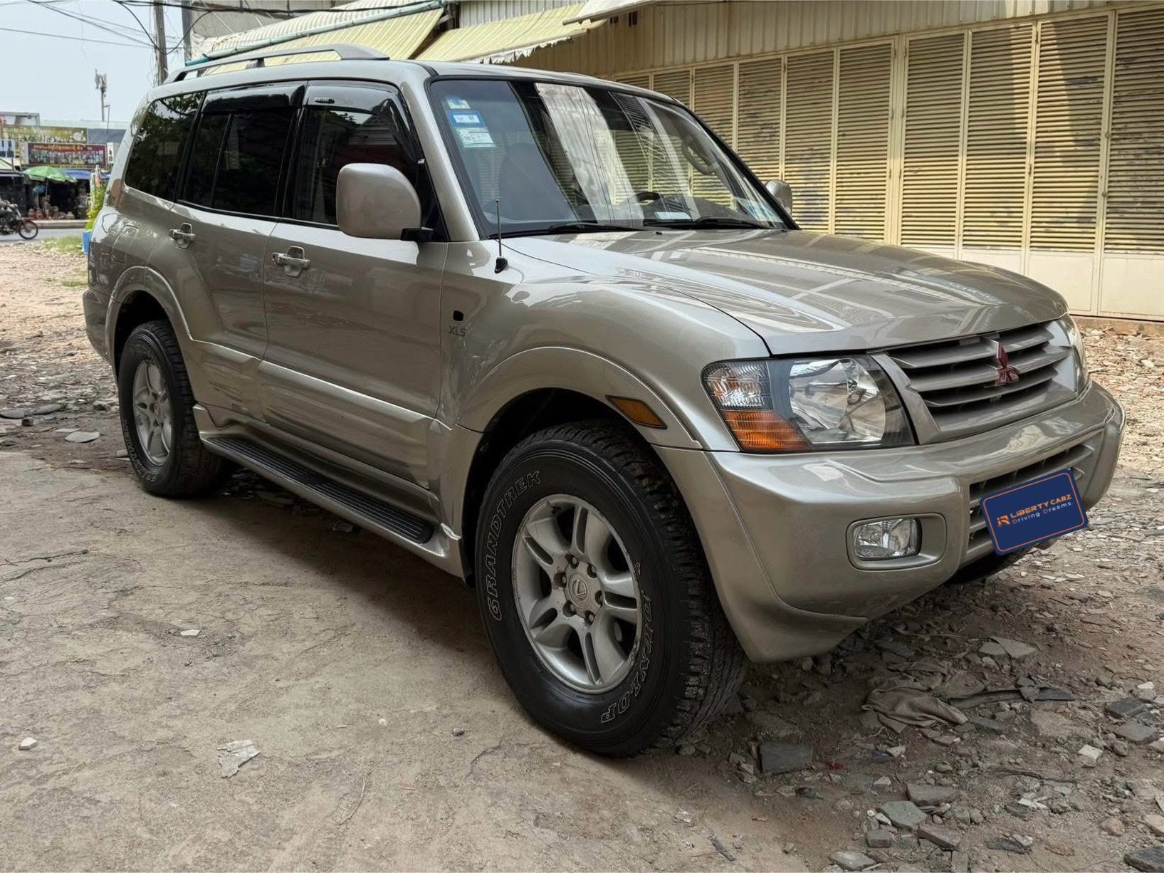三菱 Montero 2002