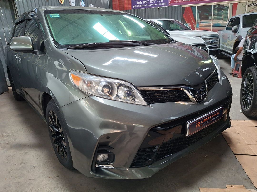 តូយ៉ូតា Sienna 2011forsale