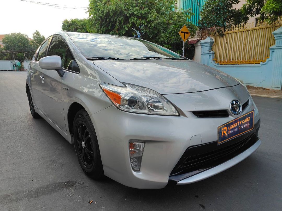 តូយ៉ូតា Prius 2012forsale
