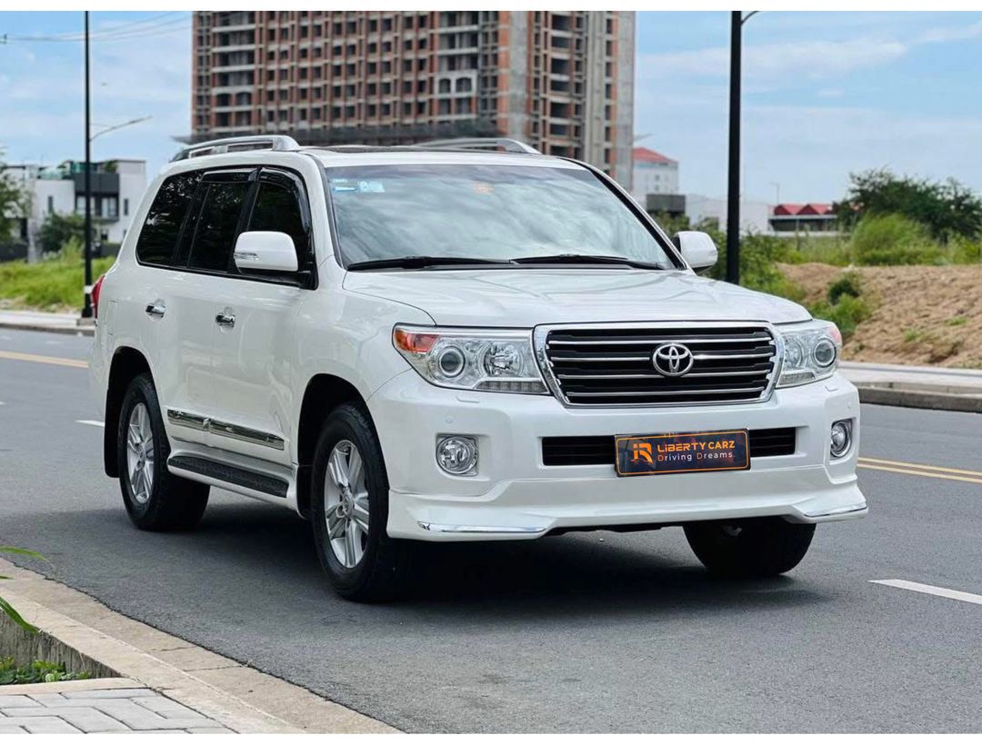 តូយ៉ូតា Land Cruiser GXR 2013forsale