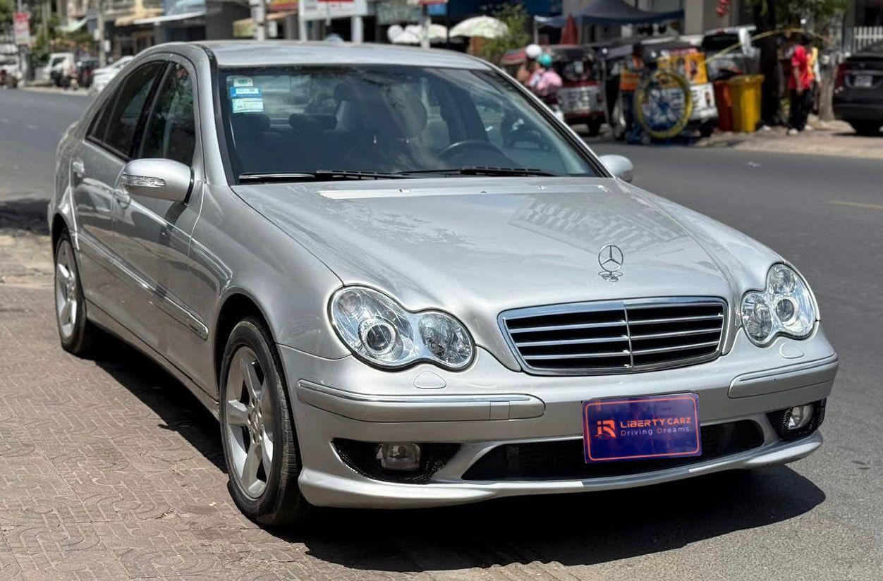 Mercedes-Benz C230 2004