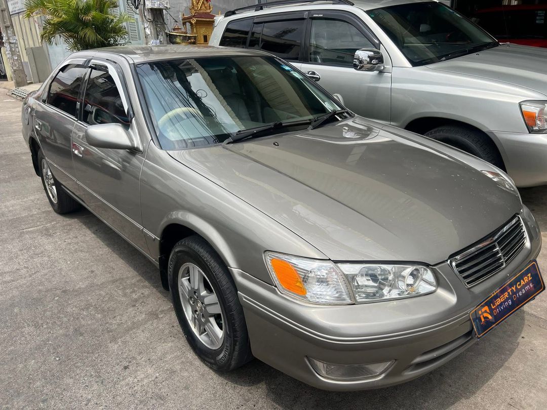 តូយ៉ូតា Camry Le 1997forsale