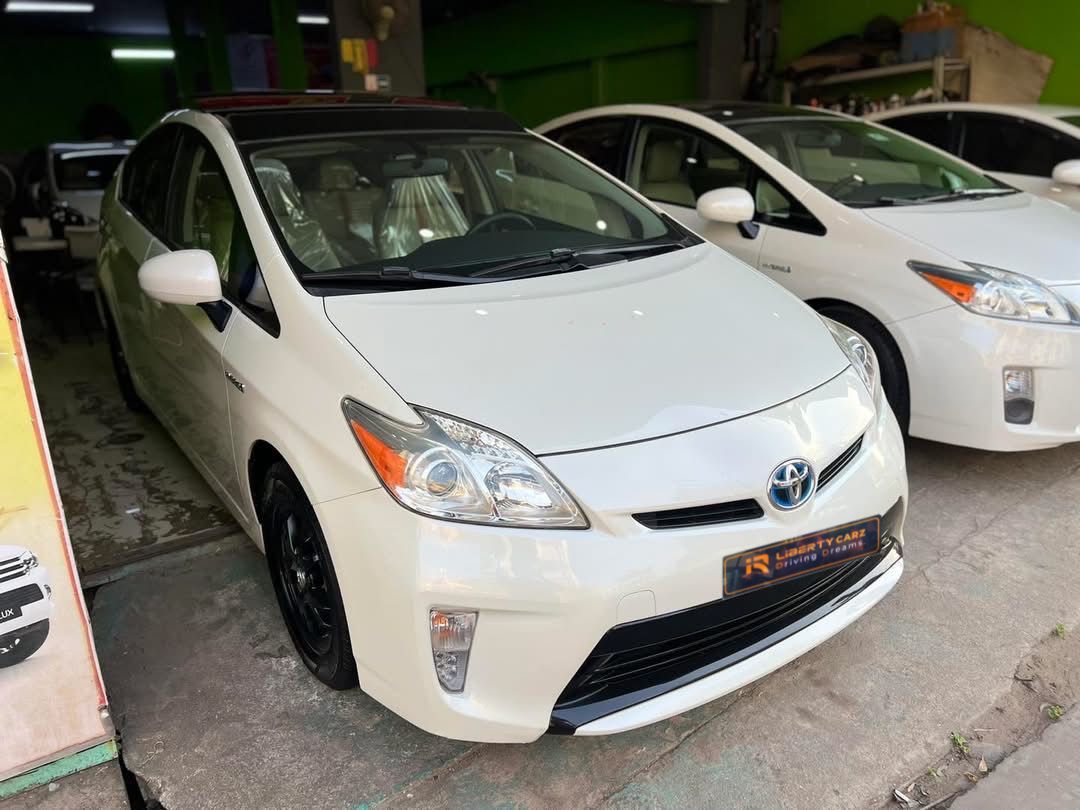តូយ៉ូតា Prius 2012forsale