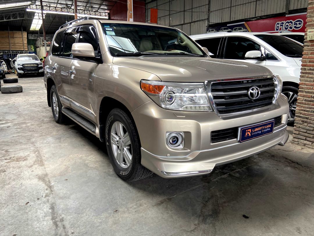 តូយ៉ូតា Land Cruiser GXR 2013forsale
