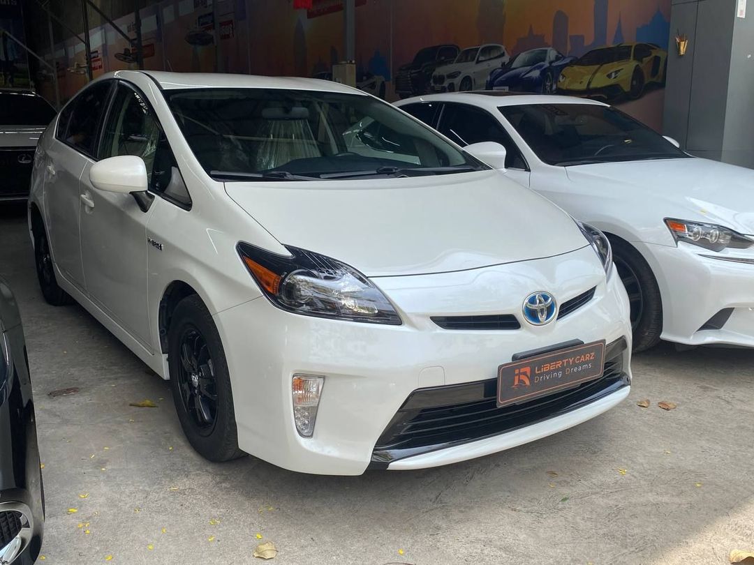 តូយ៉ូតា Prius 2013forsale