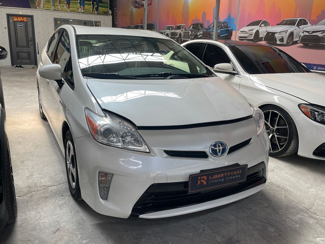 តូយ៉ូតា Prius 2014forsale