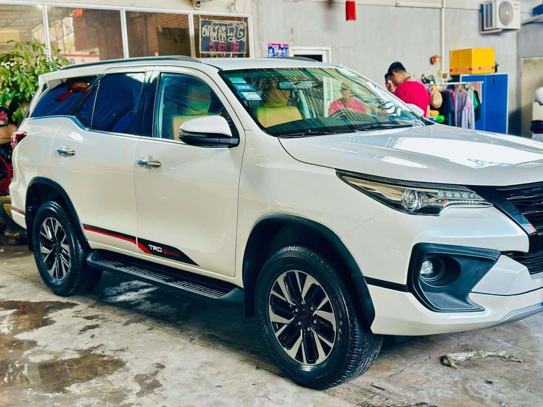 តូយ៉ូតា Fortuner 2018forsale
