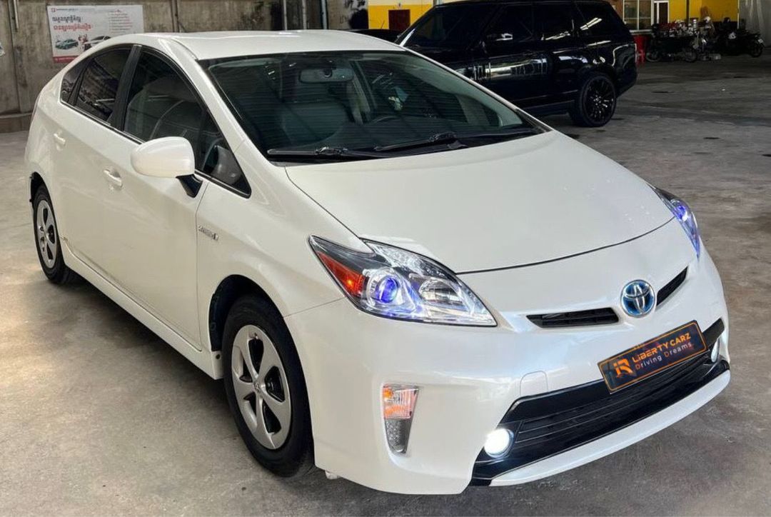 តូយ៉ូតា Prius 2013forsale