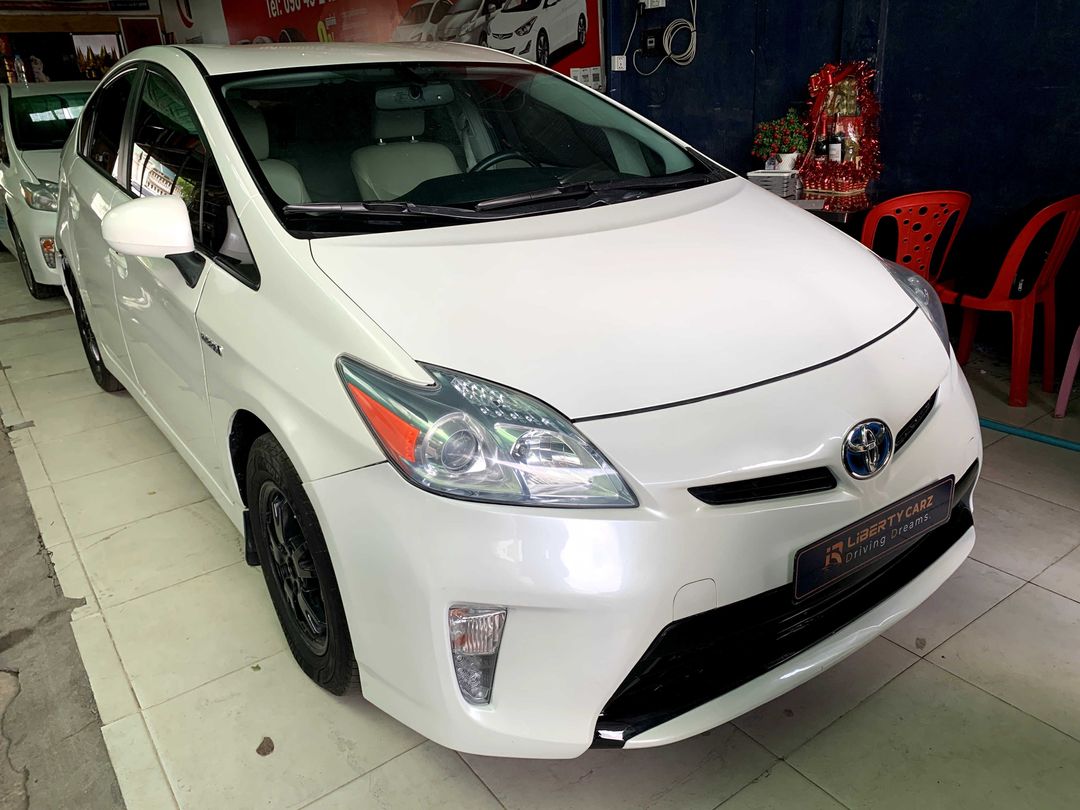តូយ៉ូតា Prius 2012forsale