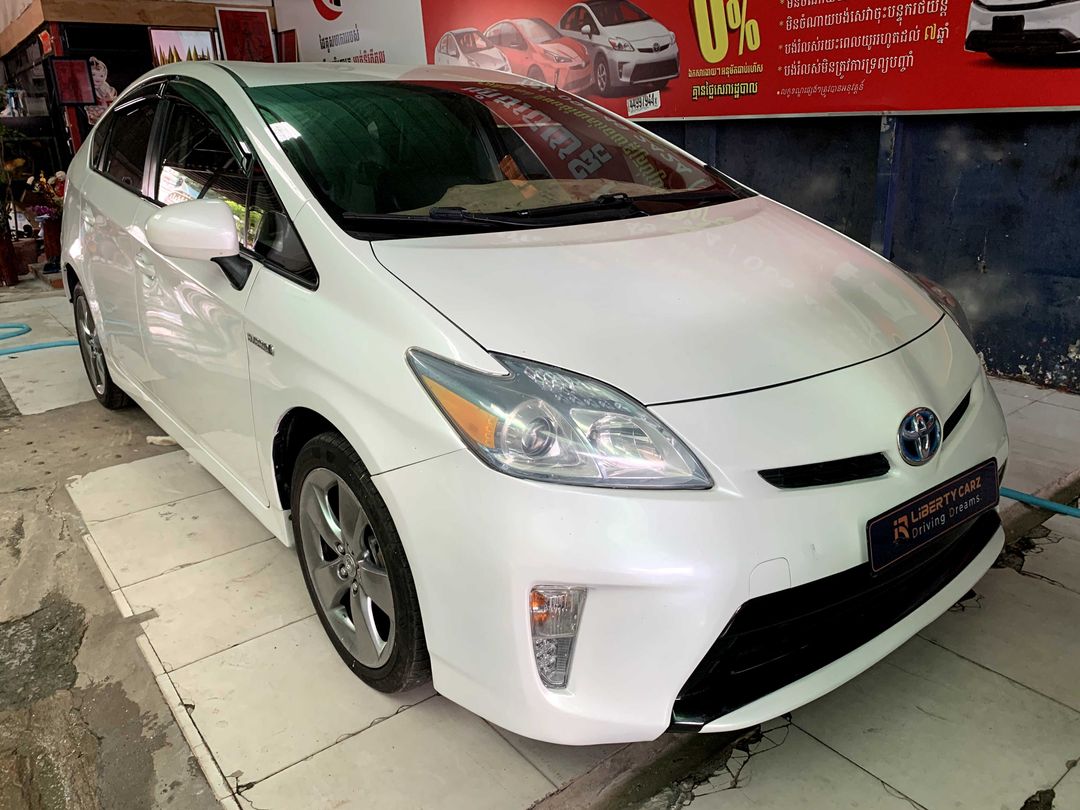 តូយ៉ូតា Prius 2013forsale