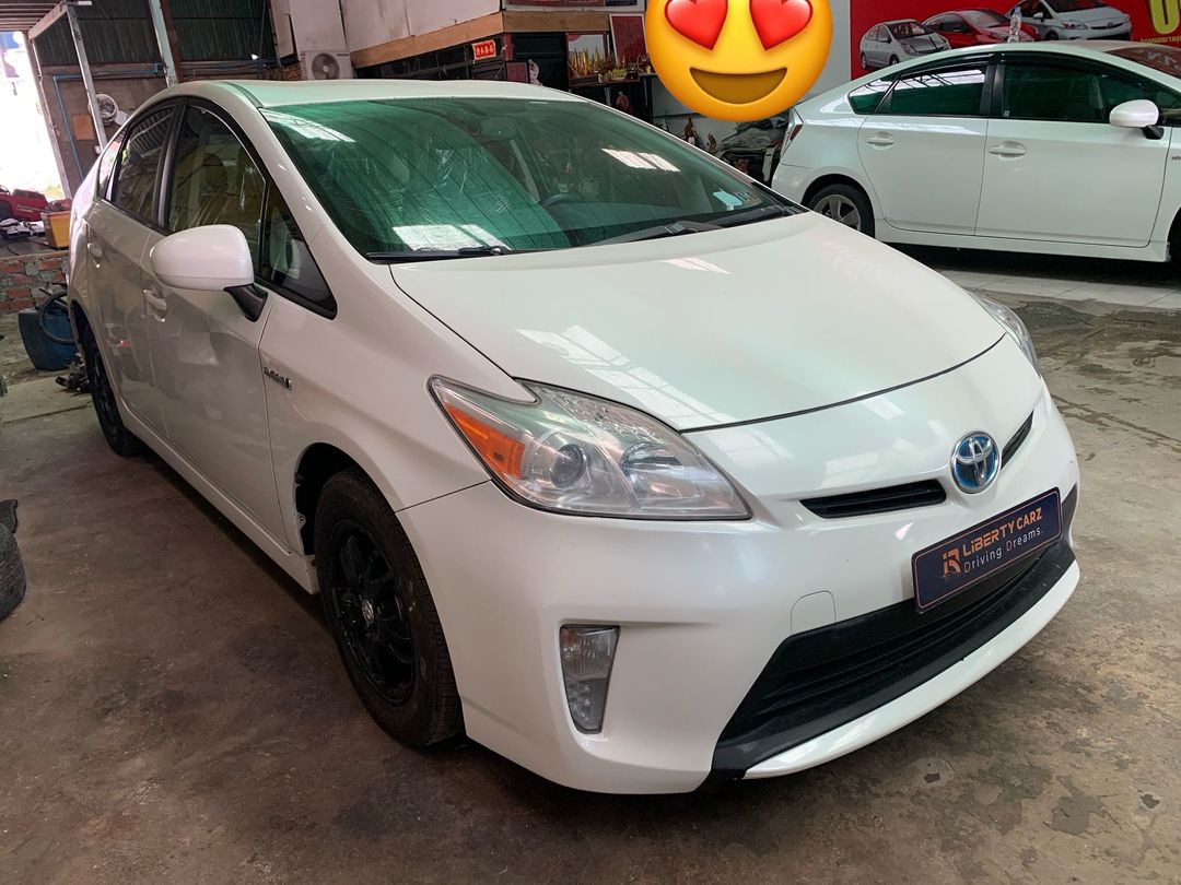 តូយ៉ូតា Prius 2013forsale