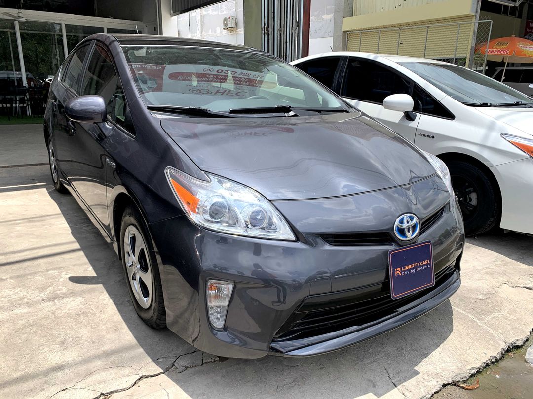 តូយ៉ូតា Prius 2013forsale