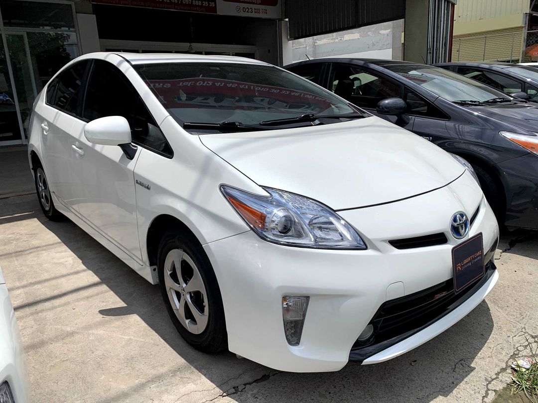 តូយ៉ូតា Prius 2013forsale