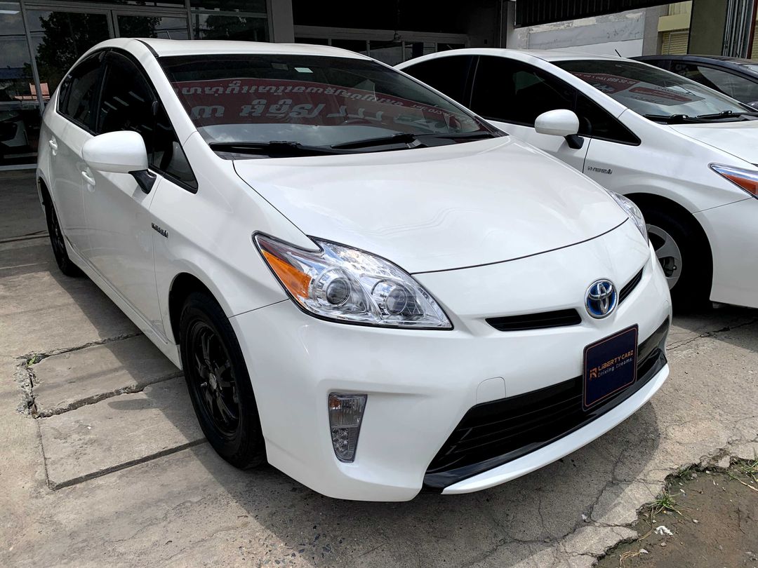 តូយ៉ូតា Prius 2013forsale