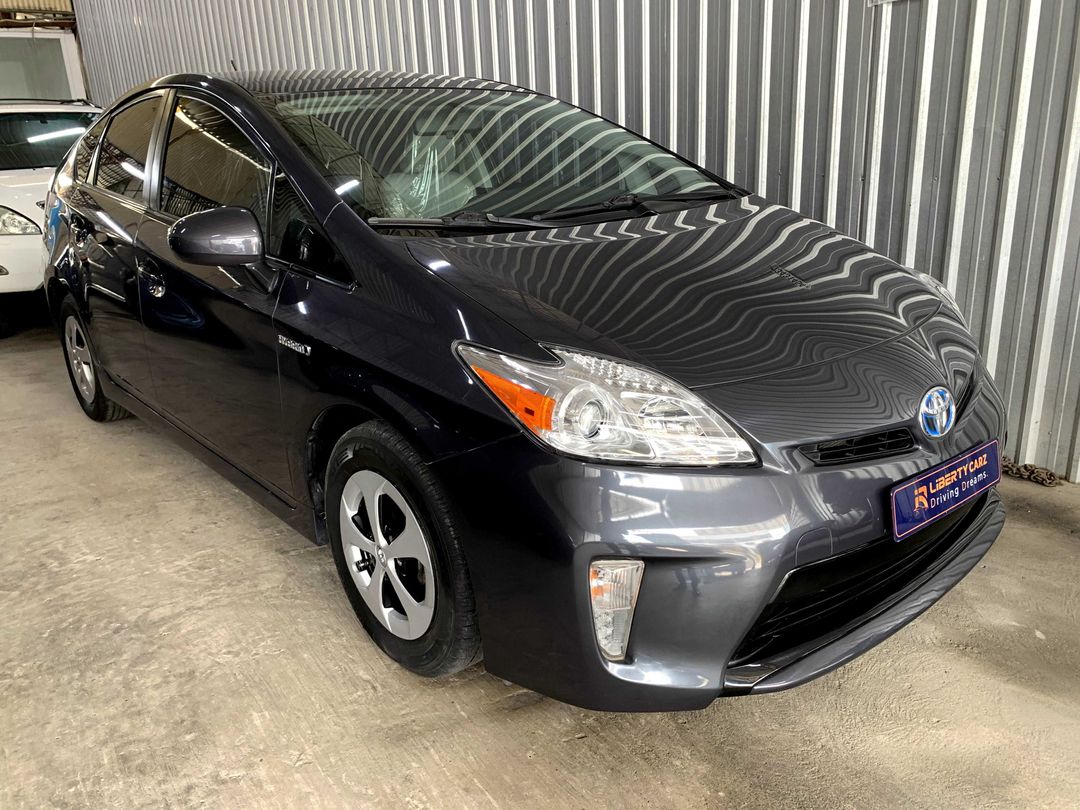 តូយ៉ូតា Prius 2013forsale