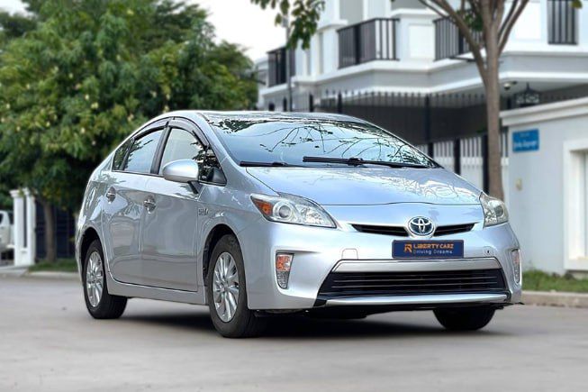 តូយ៉ូតា Prius Plug In 2012forsale