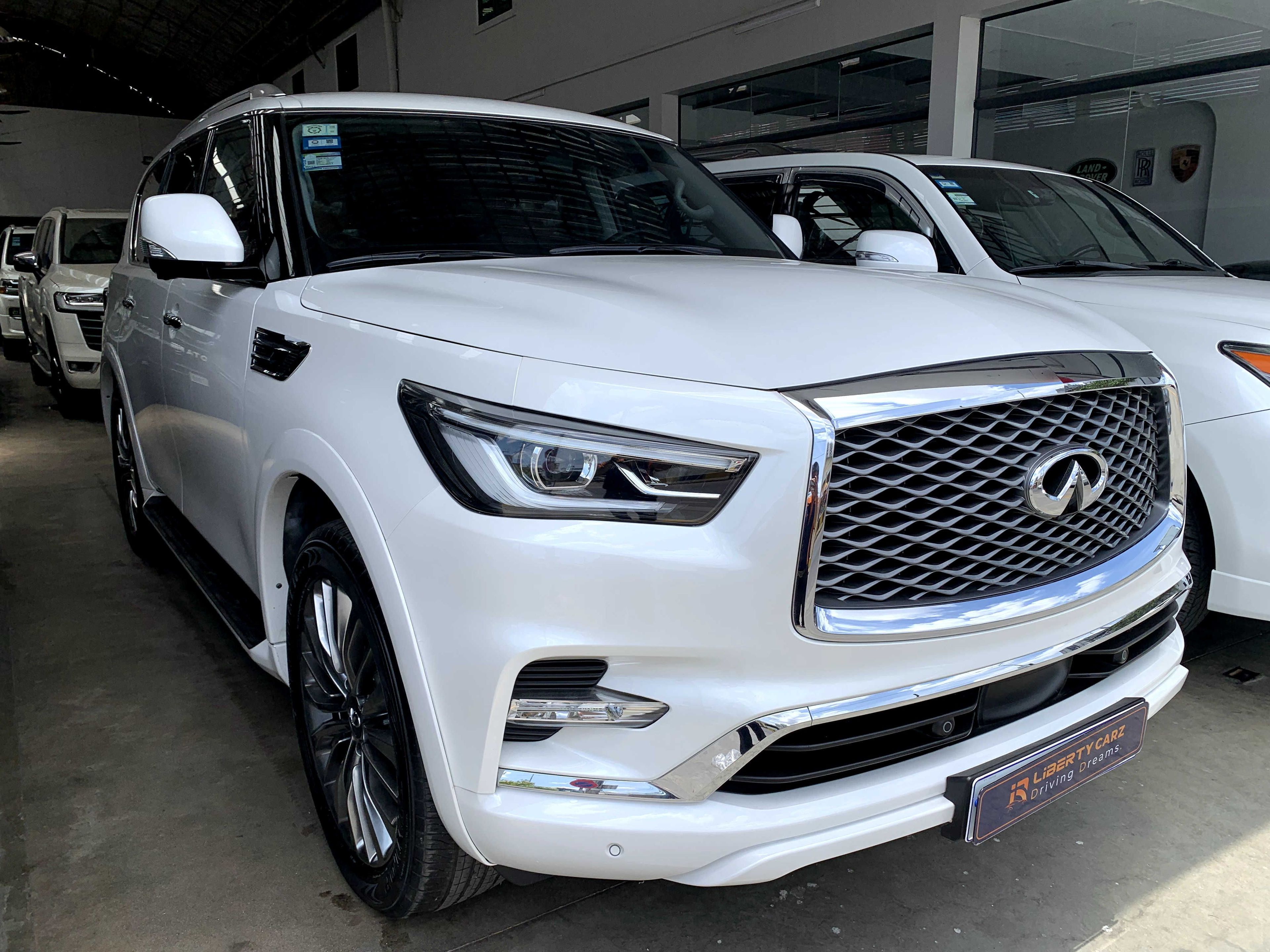 Infiniti QX80 2021