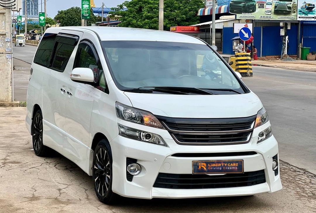 តូយ៉ូតា Vellfire 2013forsale