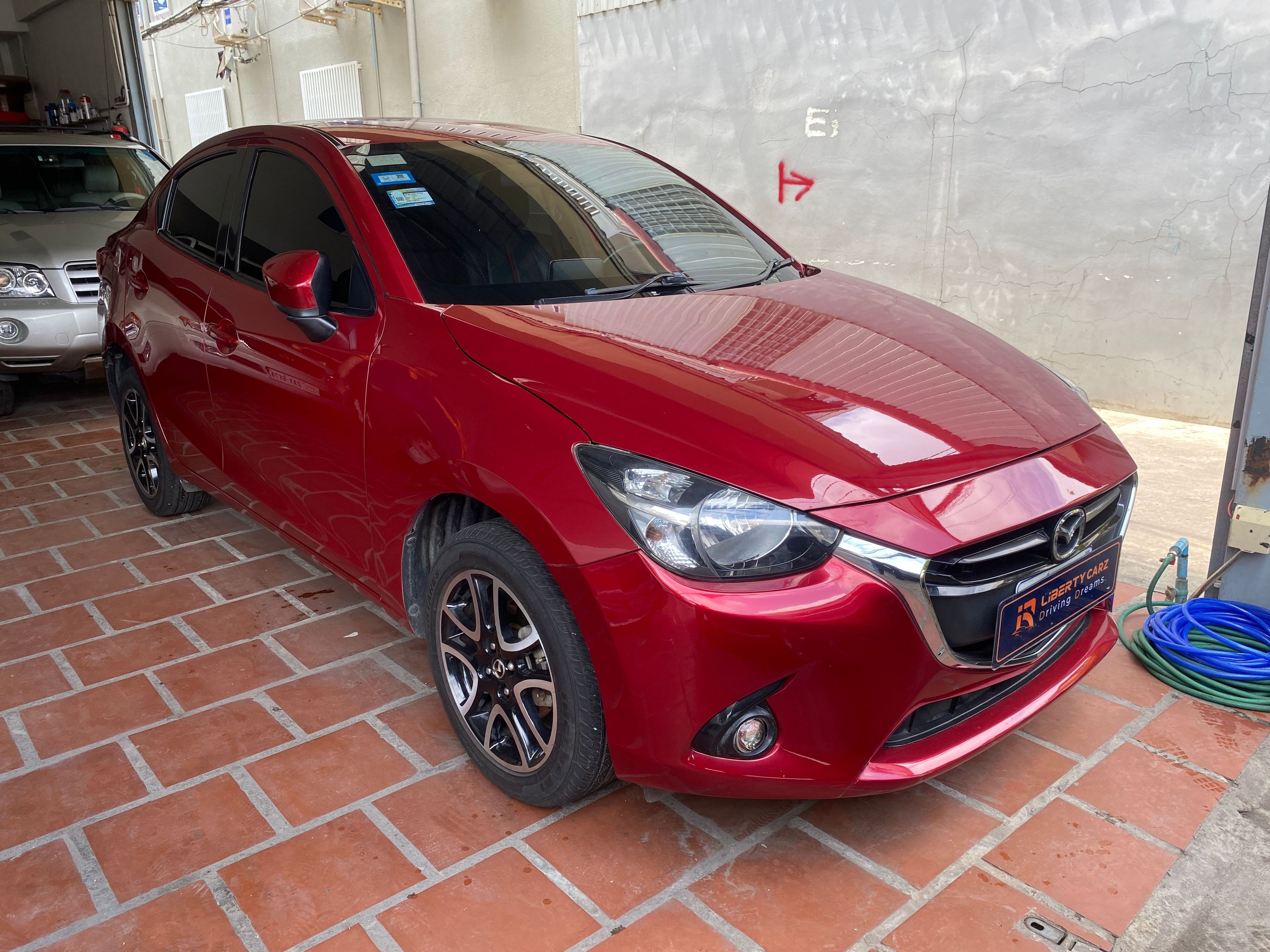Mazda 2 2015
