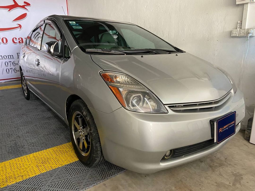 តូយ៉ូតា Prius 2004forsale