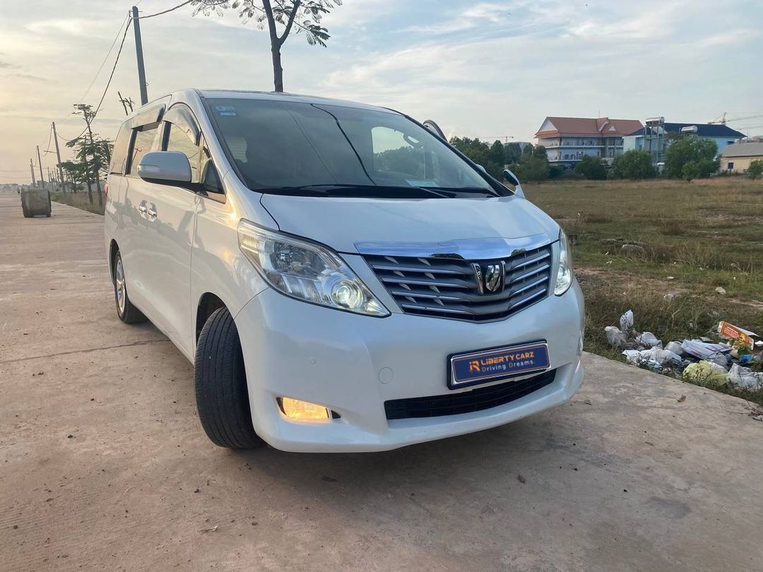 Toyota Alphard 2010forrent