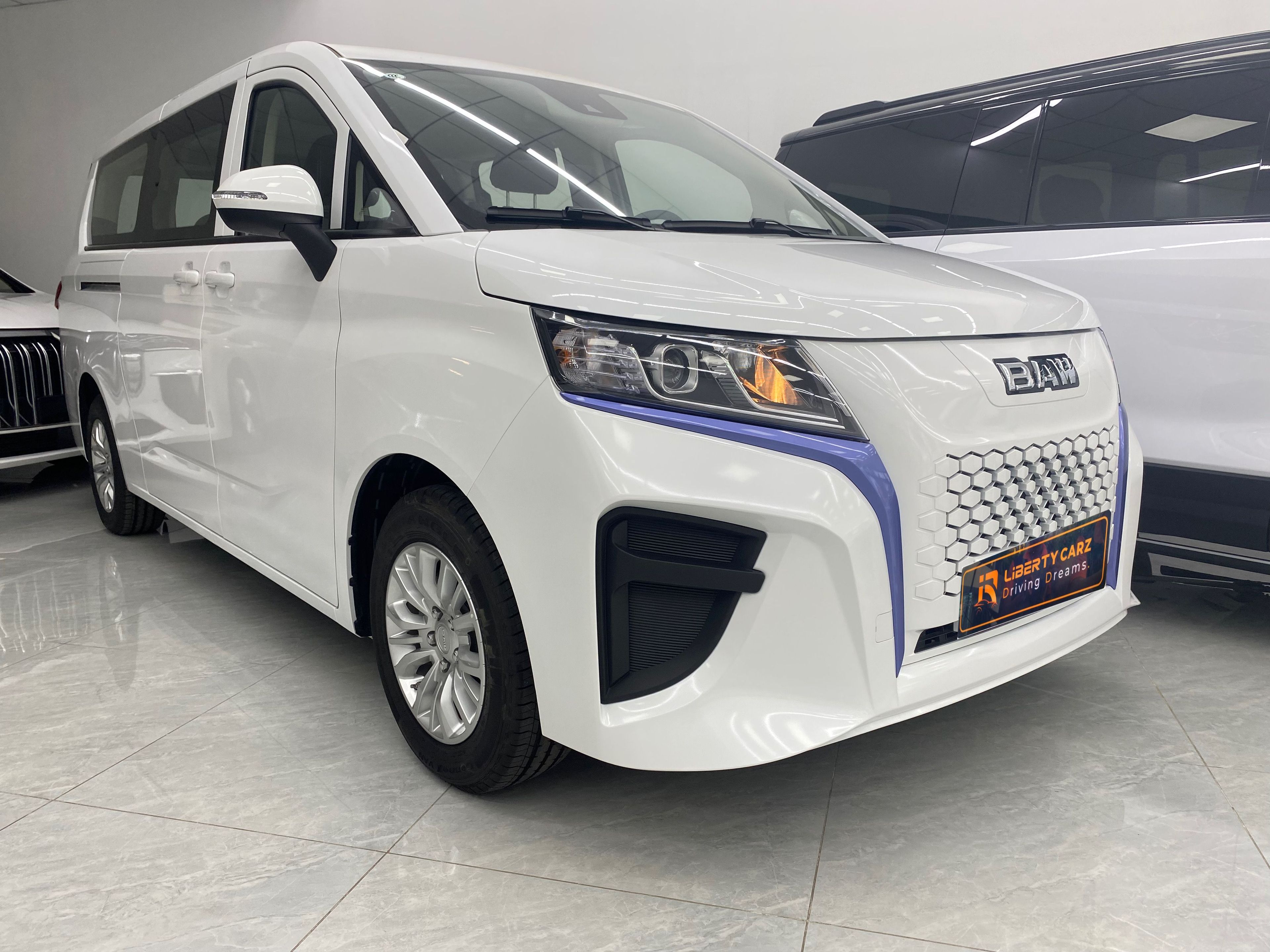 BAW MPV M7 2023