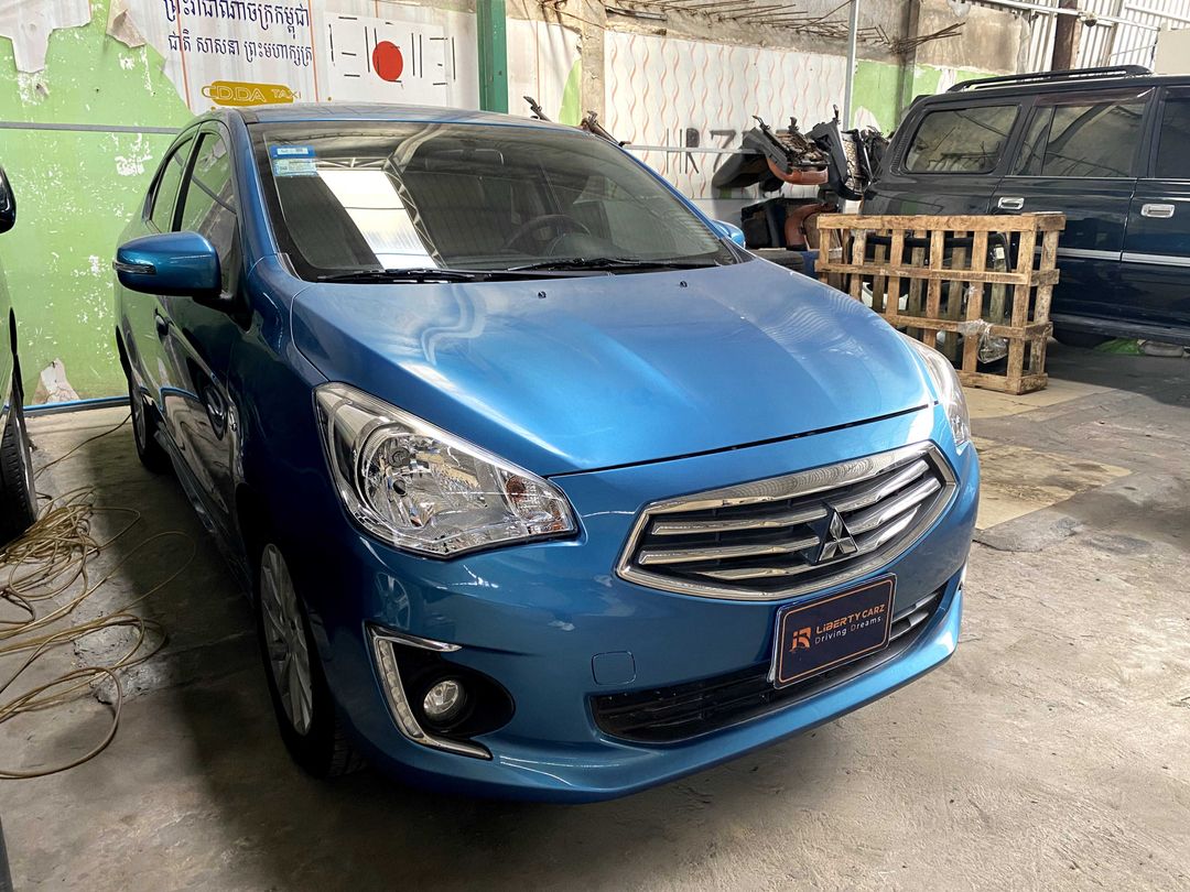 三菱 Attrage 2015forsale