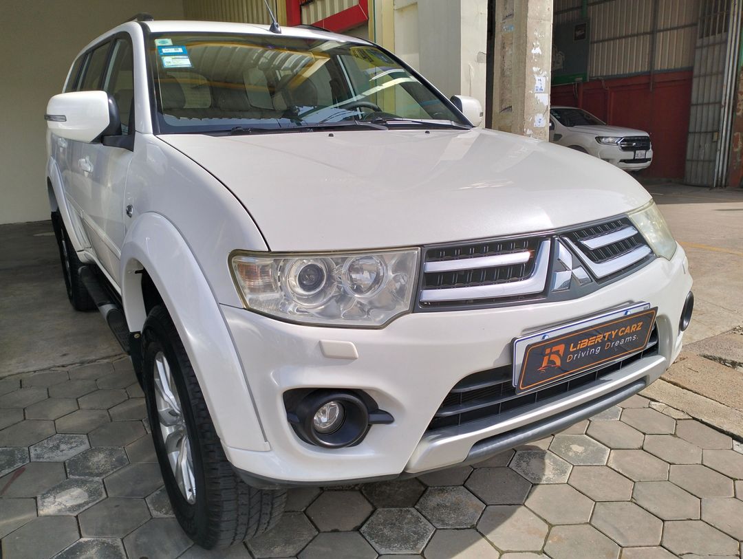 三菱 帕杰罗运动 2015forsale