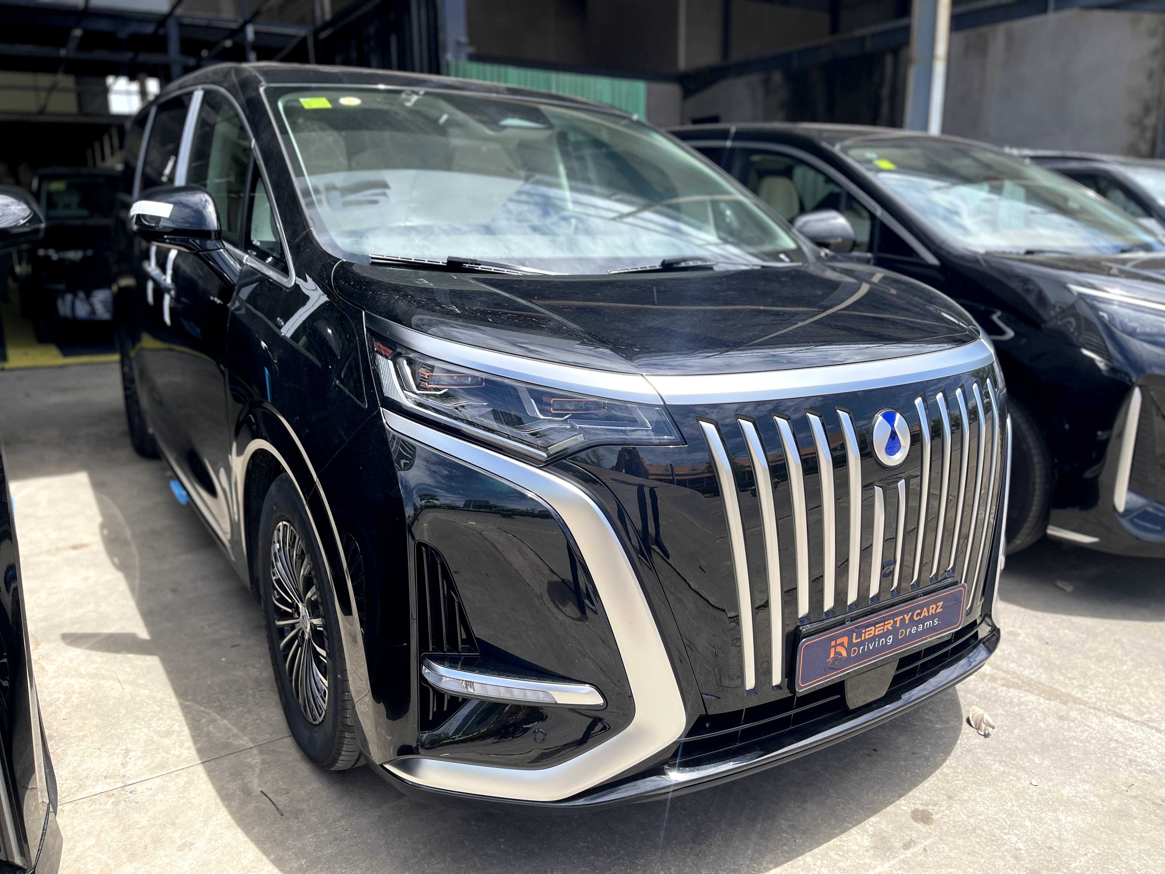 DENZA D9 EV 2025