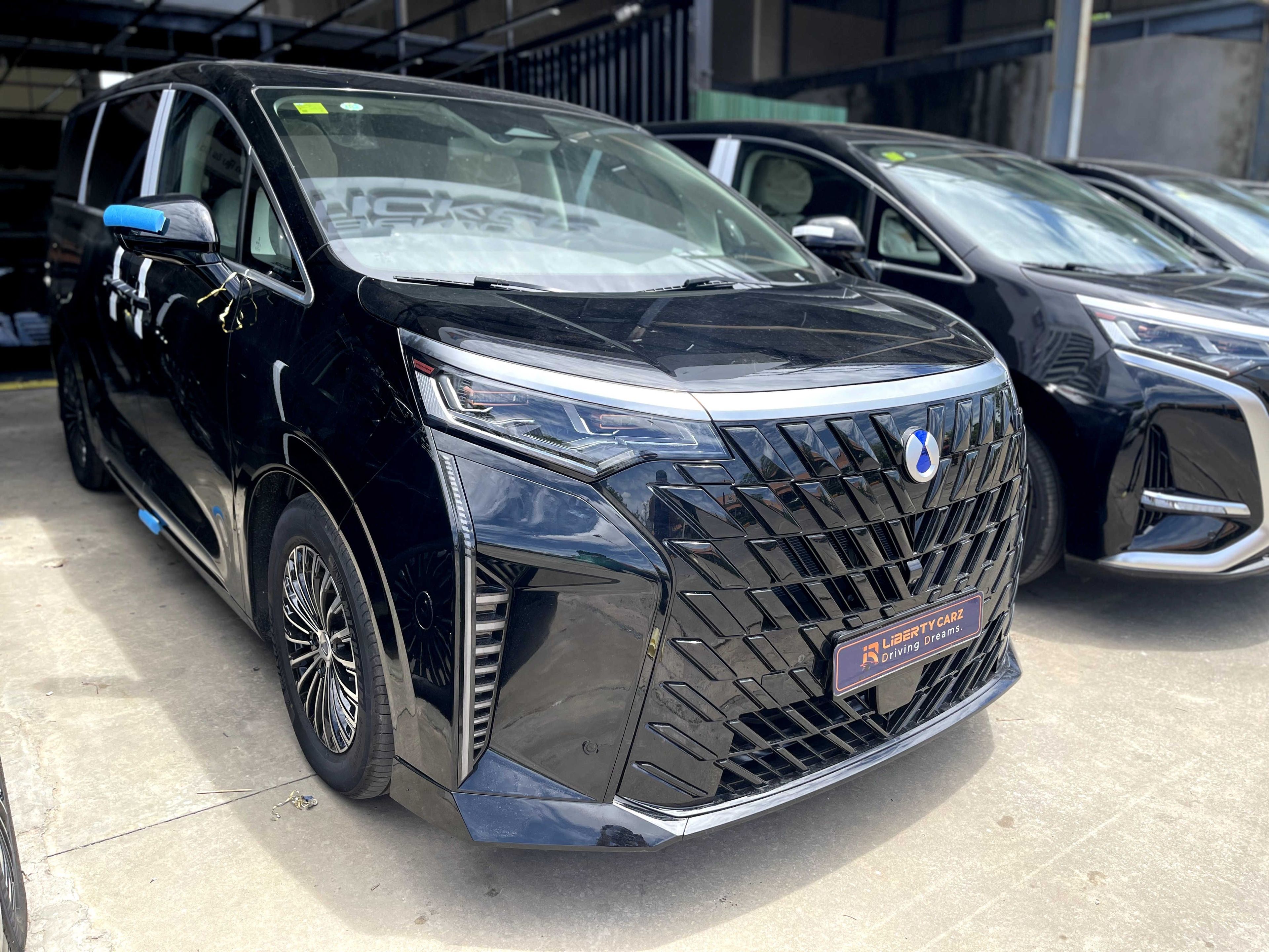 DENZA D9 EV 2025