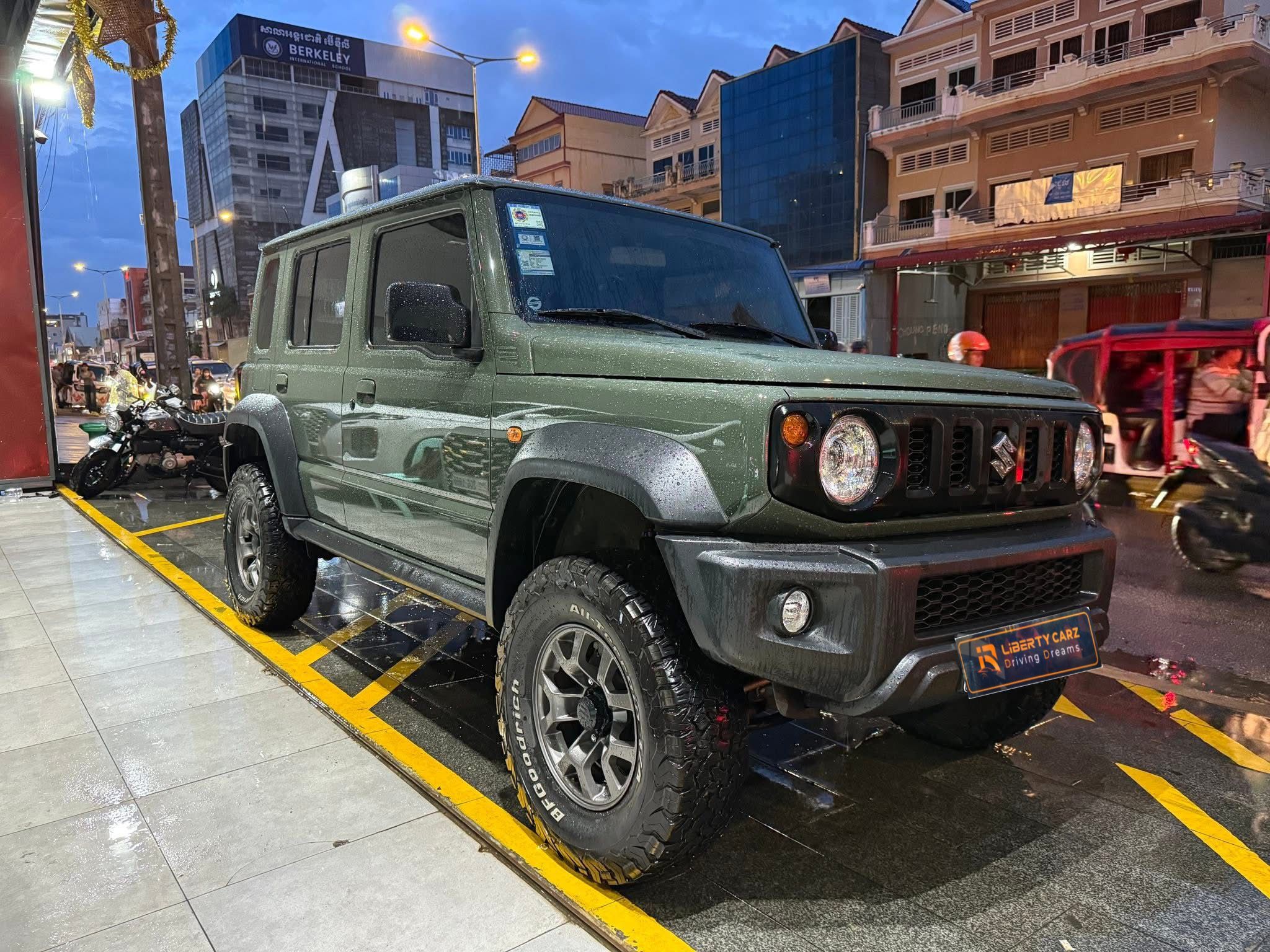Suzuki Jimny 2025