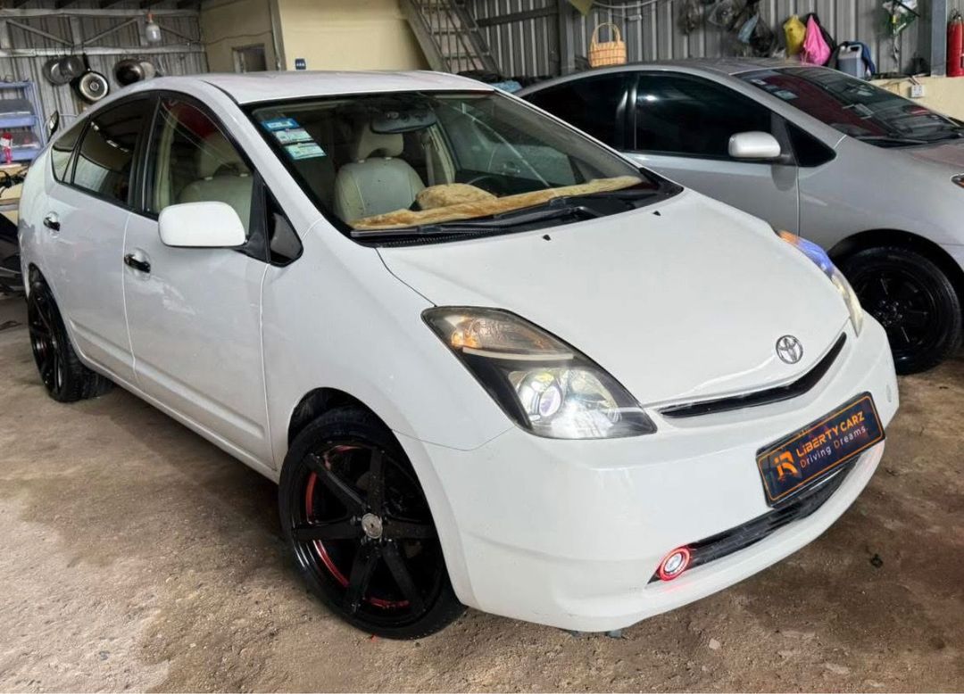 តូយ៉ូតា Prius 2005forsale