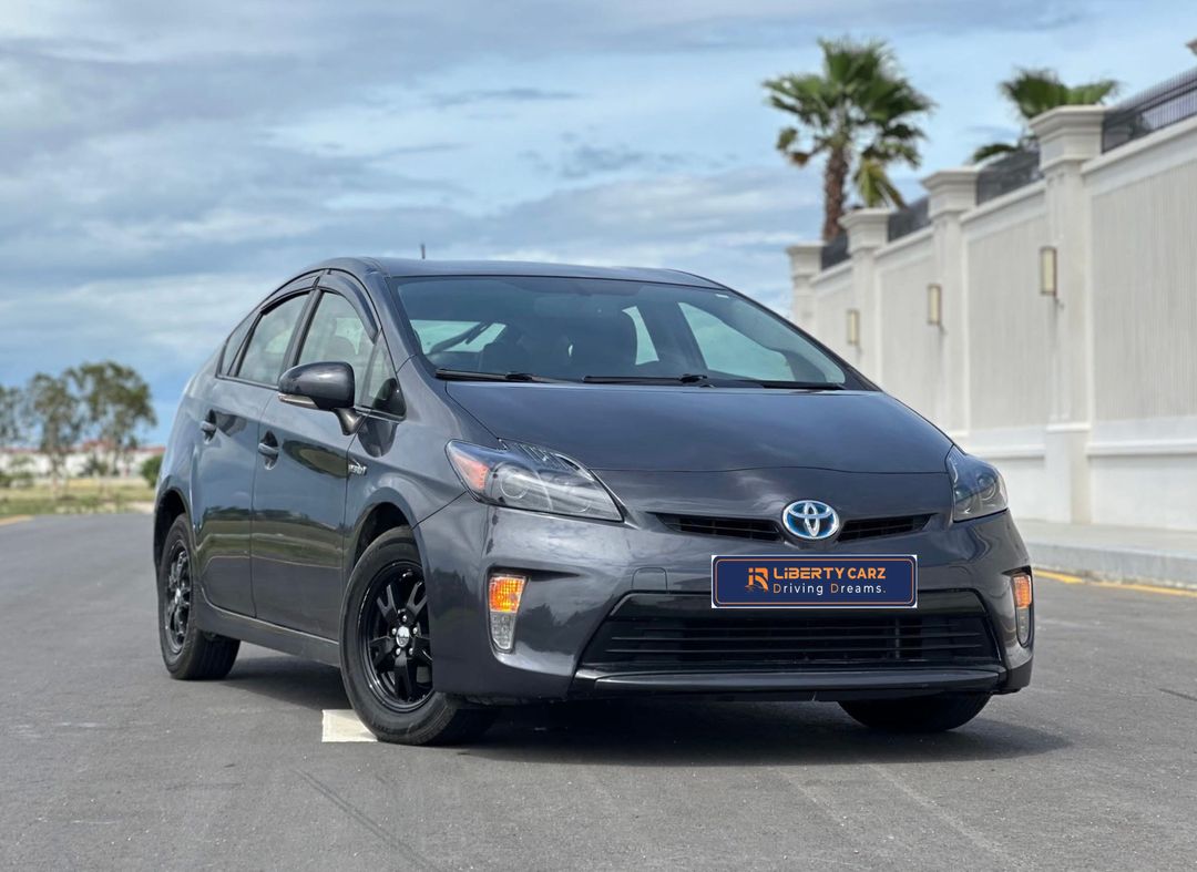 តូយ៉ូតា Prius 2013forsale
