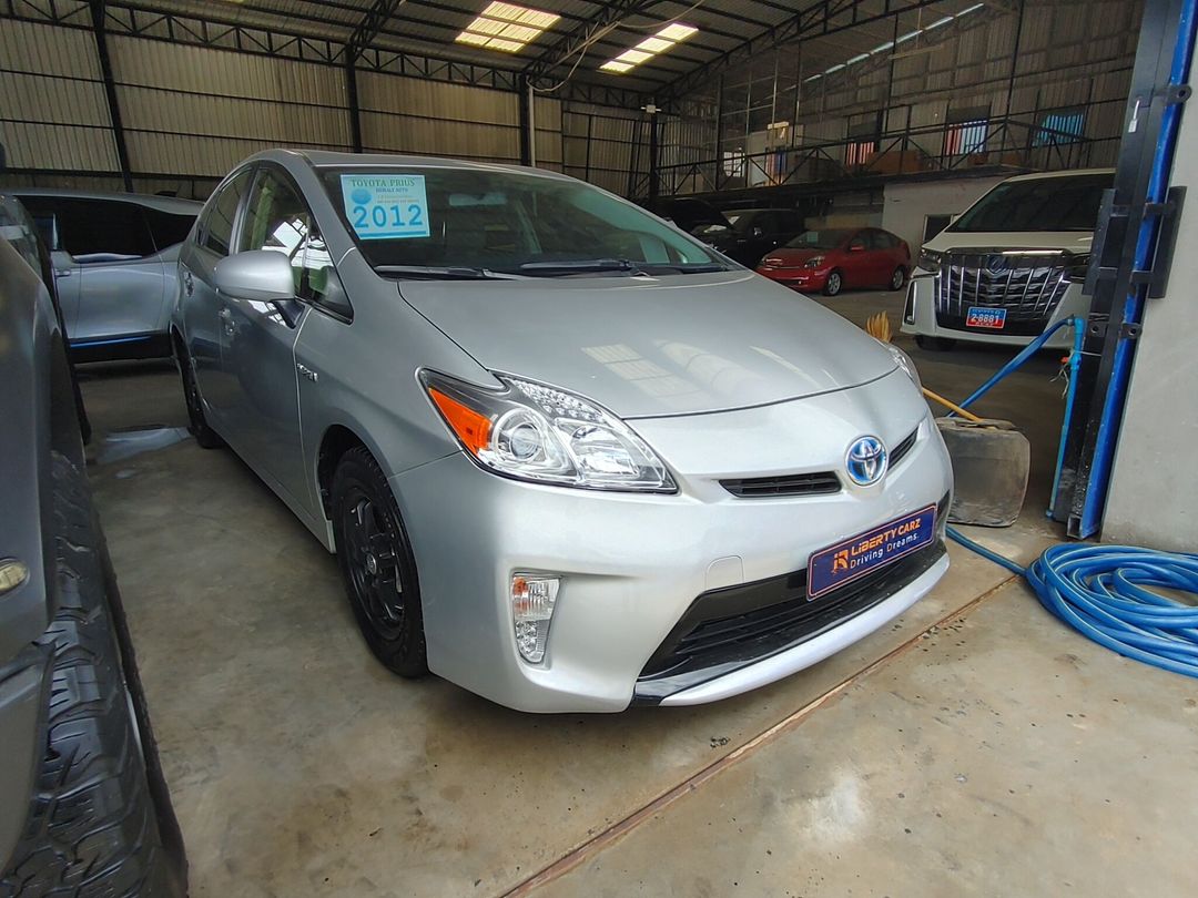 តូយ៉ូតា Prius 2012forsale